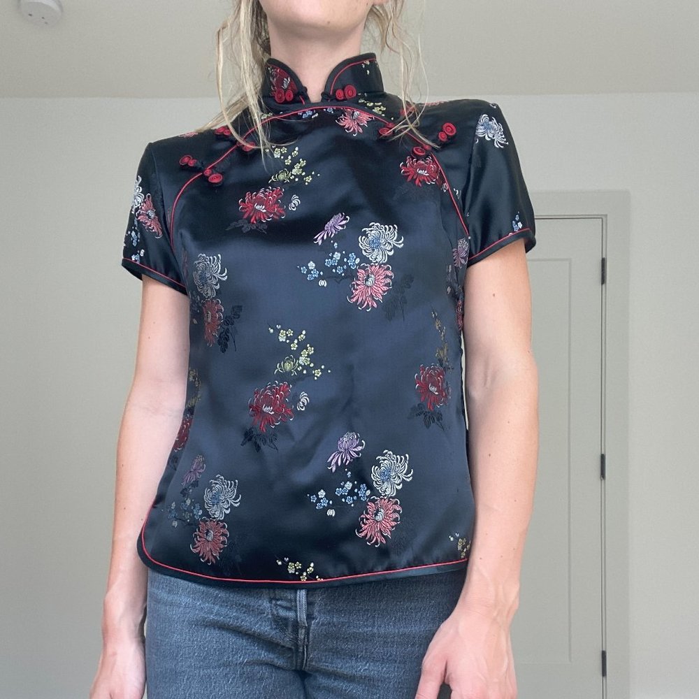 VINTAGE BLACK SILK BLOUSE WITH EMBROIDERED FLOWERS